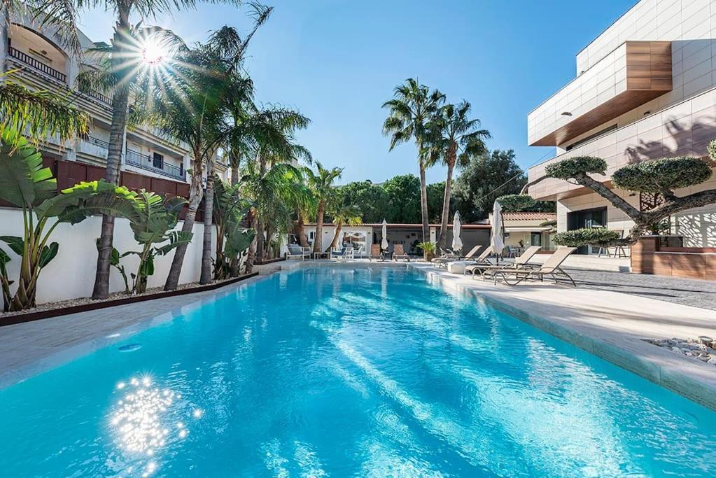 5 Stelle Piscina, Jacuzzi, Wifi - 2 Min Dal Mare Apartment Miami Playa Exterior photo