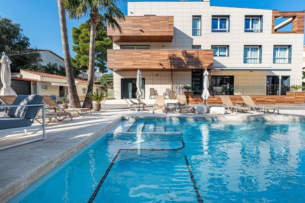 5 Stelle Piscina, Jacuzzi, Wifi - 2 Min Dal Mare Apartment Miami Playa Exterior photo